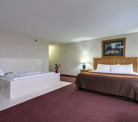 EverSpring Inn & Suites - Oskaloosa, IA