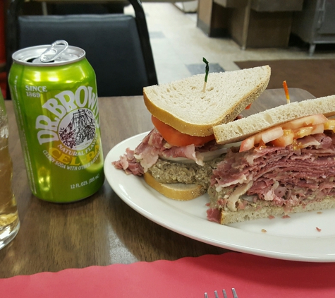 Hobby's Delicatessen & Restaurant - Newark, NJ