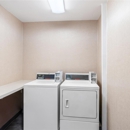 Hampton Inn & Suites Lathrop - Hotels