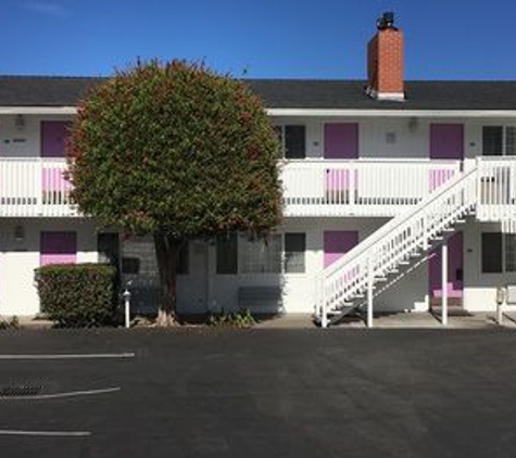 Stargazer Inn and Suites - Monterey, CA