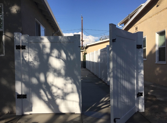 Lifetime Vinyl  Fence - North Hollywood, CA