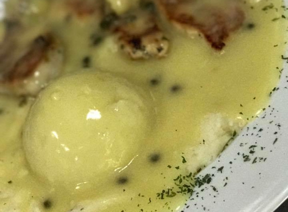 Avia Family Dining - Holly, MI. Chicken piccata ata avia !