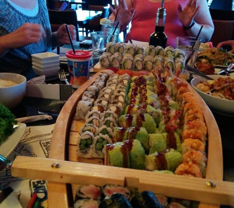 East Moon Asian Bistro & Sushi - Westminster, CO