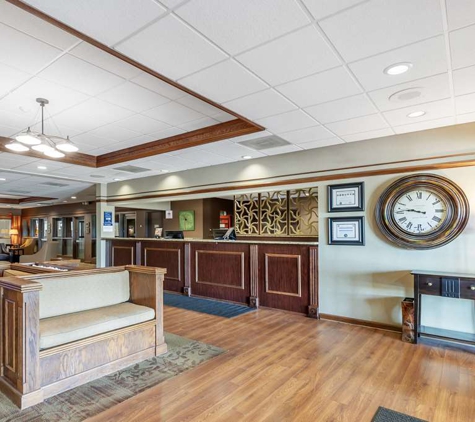 Best Western Plus Steeplegate Inn - Davenport, IA