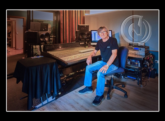 Pegasus Studios - Bayview Heights, QLD