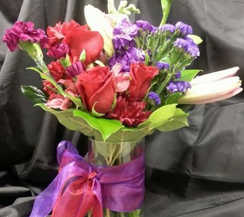 Keepsake Korner Flowers and Crafted Gifts/ Petals and Blooms - Fort Knox, KY