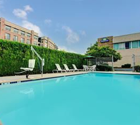 Days Inn by Wyndham Arlington/Washington DC - Arlington, VA