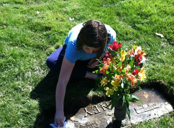 White Chapel Memorial Cemetery - Cemetery - Troy, MI