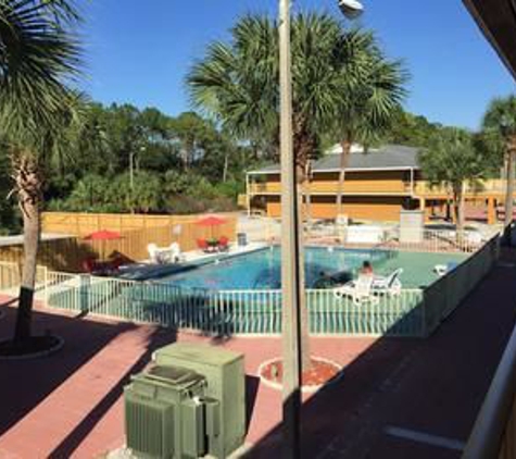 Country Hearth Inns and Suites - Kissimmee, FL