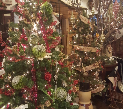 Four Seasons Flowers Gifts & Collectibles - Loudonville, OH. Christmas Year round