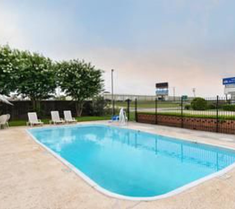 Americas Best Value Inn - Rockdale, TX