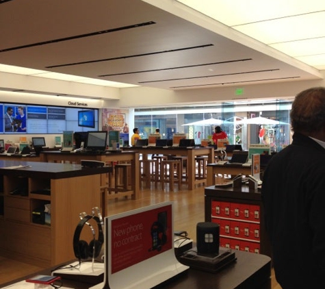 Microsoft Store - Palo Alto, CA