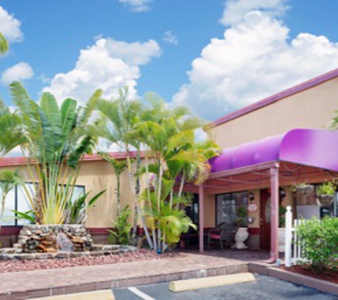 Knights Inn Port Charlotte - Port Charlotte, FL