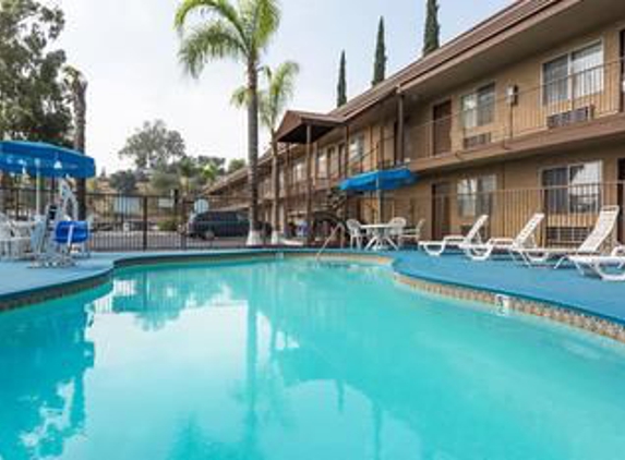 Days Inn by Wyndham San Bernardino - San Bernardino, CA