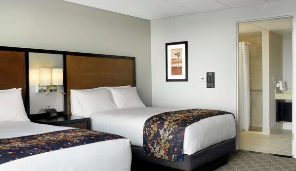 DoubleTree by Hilton Hotel Cedar Rapids Convention Complex - Cedar Rapids, IA