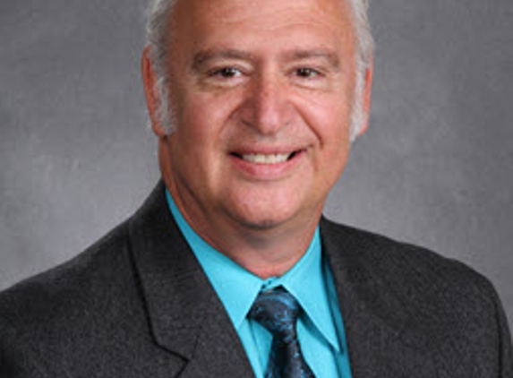 Leo M Farbota, MD - Elgin, IL