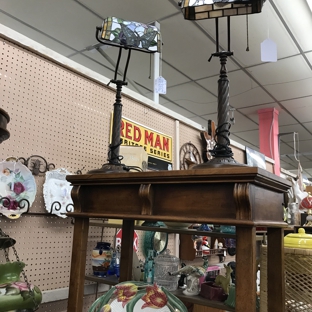 Apple Tree Antique Gallery - Bethany, OK. Vintage stained and leaded glass desk lamps.