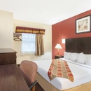 Travelodge by Wyndham Romulus Detroit Airport - Hotels