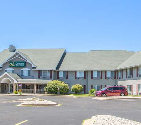 Quality Inn & Suites - East Troy, WI