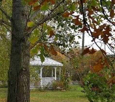 Lindsay House Bed & Breakfast - Manawa, WI