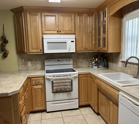 iFixit Handyman Services LLC - Panama City Beach, FL. Tiled Kitchen Counter and Backsplash.