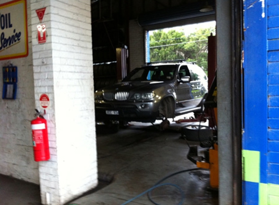 Associated Tyre Services - Cheltenham, VIC