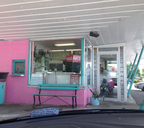 Leon's Frozen Custard Inc - Oshkosh, WI