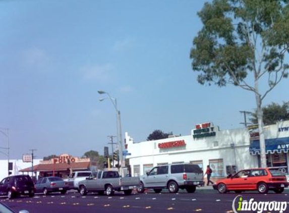 El Rey Supermarket - Lynwood, CA