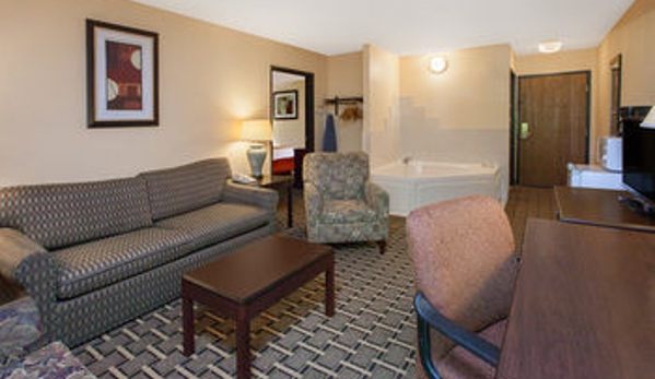 Days Inn & Suites by Wyndham Madison Heights MI - Madison Heights, MI