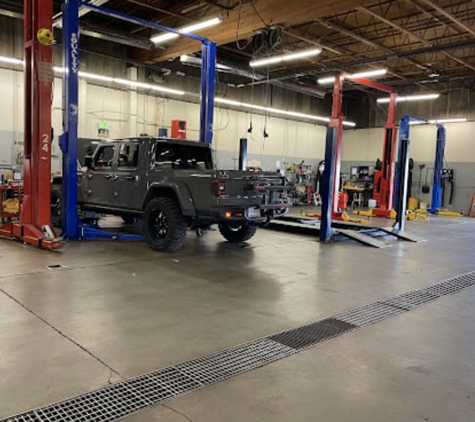 Bob Lanphere's Newberg Jeep Ram - Newberg, OR