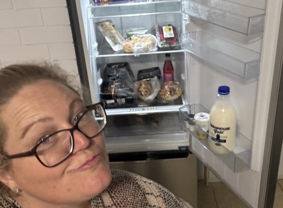 Browns At Broadbeach - Mermaid Beach, QLD. Huge fridge for the whole family ! Makes living here so easy to do new and clean