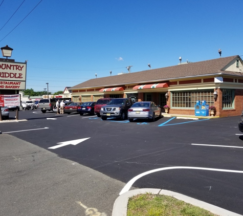 DSP PAVING - Walnutport, PA. Country Griddle, Flemington NJ
Paved complete Parking lot. 6/13/18