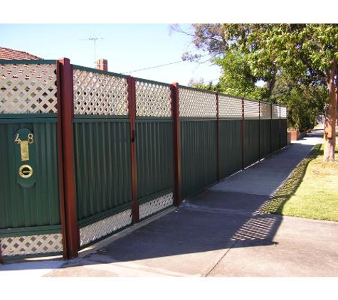 Colorsteel Fencing - Kilsyth, VIC. Colorbond steel Fencing and Lattice