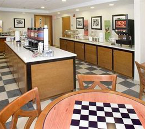 Hampton Inn & Suites Tilton - Tilton, NH