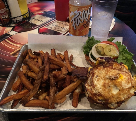 Cutters Bar & Grill - Detroit, MI