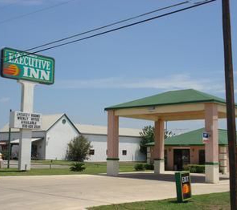 Hondo Inn Hotel - Hondo, TX