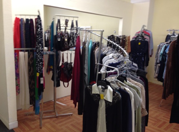 Chic Uptown Consignment - Yucaipa, CA