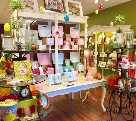 Vivid Boutique - Decatur, GA. Everyday and seasonal decor and giftsPas