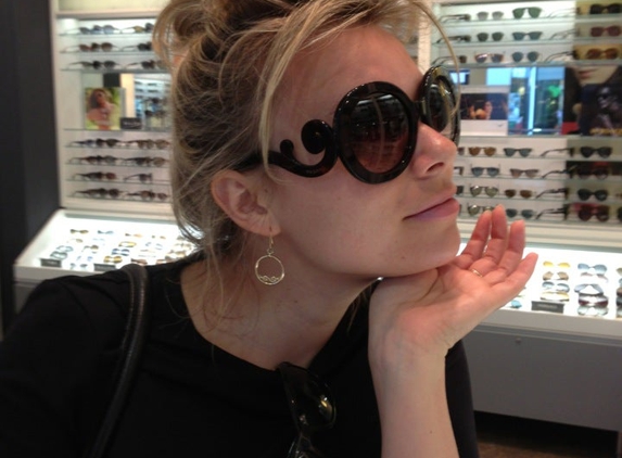 Sunglass Hut at Macy's - King Of Prussia, PA