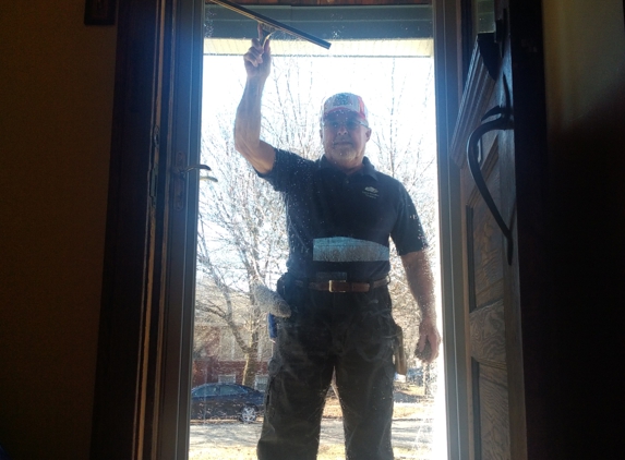Harty Window Cleaning - Chicago, IL. Clean Windows