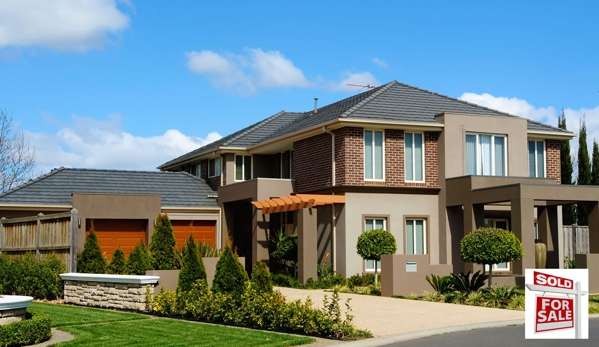 Hilltop Conveyancing Services - Traralgon, ACT. Our teams are friendly, reliable, prompt and professional.