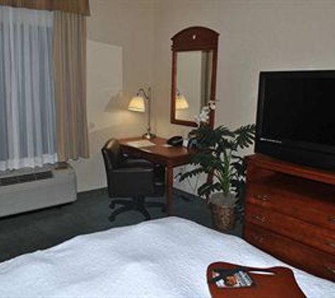 Hampton Inn & Suites Los Angeles/Sherman Oaks - Sherman Oaks, CA