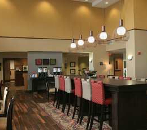 Hampton Inn & Suites Lino Lakes - Lino Lakes, MN