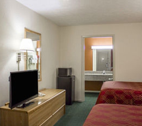 Econo Lodge - Worthington, OH