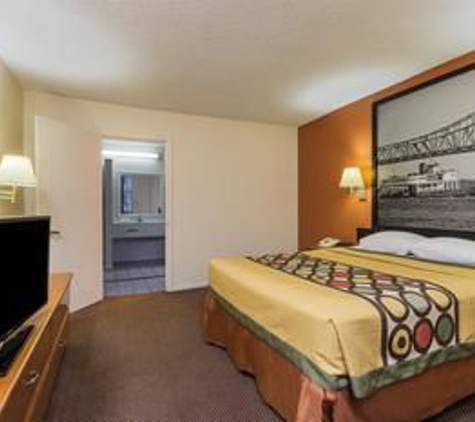 Super 8 by Wyndham New Orleans - New Orleans, LA