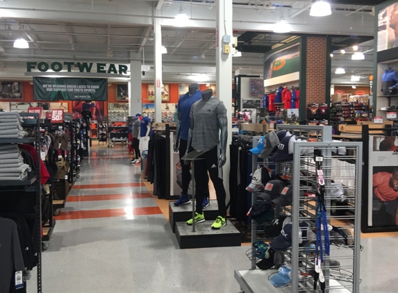 DICK'S Sporting Goods - Cedar Hill, TX