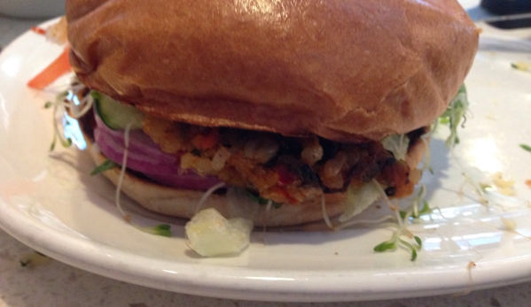 The Counter - Pasadena, CA. Veggie Burger