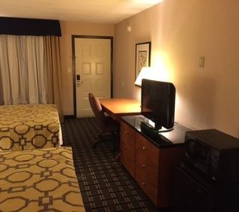 Baymont Inn & Suites - Knoxville, TN