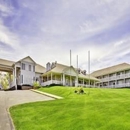 Days Inn by Wyndham Petoskey - Motels