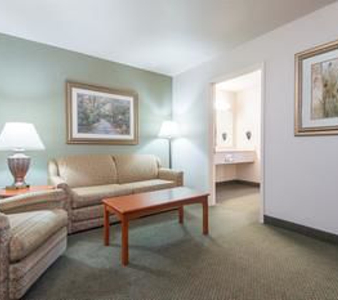 Days Inn and Suites Bozeman - Bozeman, MT